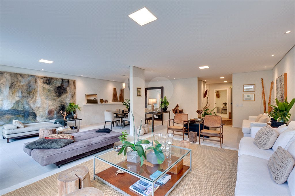Casa à venda com 3 suítes em Alto da Boa Vista, São Paulo, SP