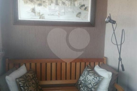 Casa à venda com 3 quartos, sendo 1 suíte, no condomínio Algarve Residencial, São Paulo - SP