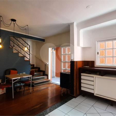 Casa de Vila à venda com 4 quartos, sendo 2 suítes, em Granja Julieta, São Paulo, SP