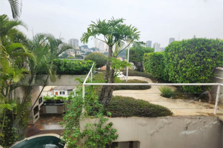 Casa à venda com 4 quartos, sendo 2 suítes, em Vila Romana, São Paulo, SP