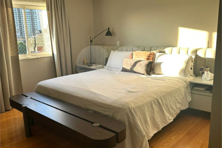 Apartamento à venda com 4 quartos, sendo 3 suítes, em Alto de Pinheiros, São Paulo, SP