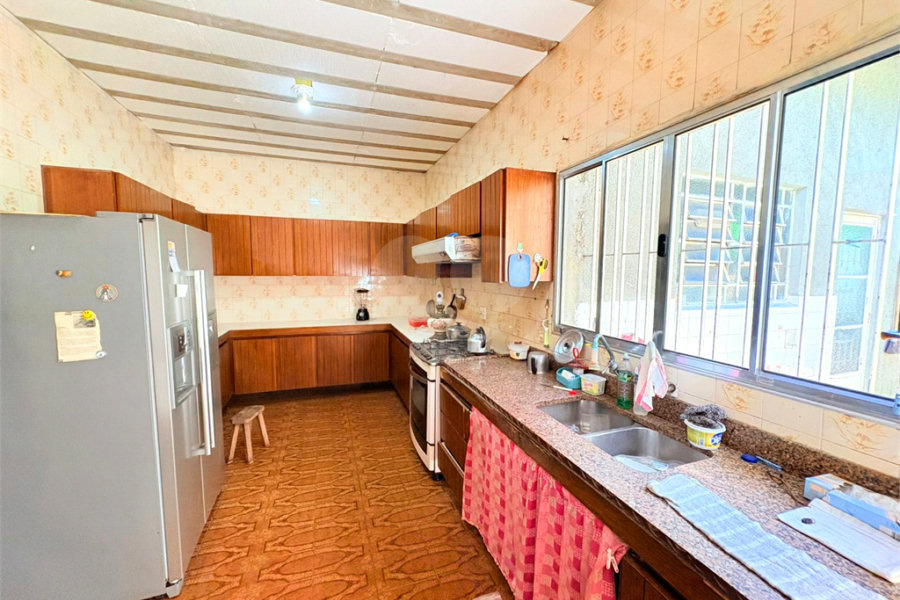 Casa Térrea à venda com 3 quartos, sendo 1 suíte, em Jardim Floresta, São Paulo, SP