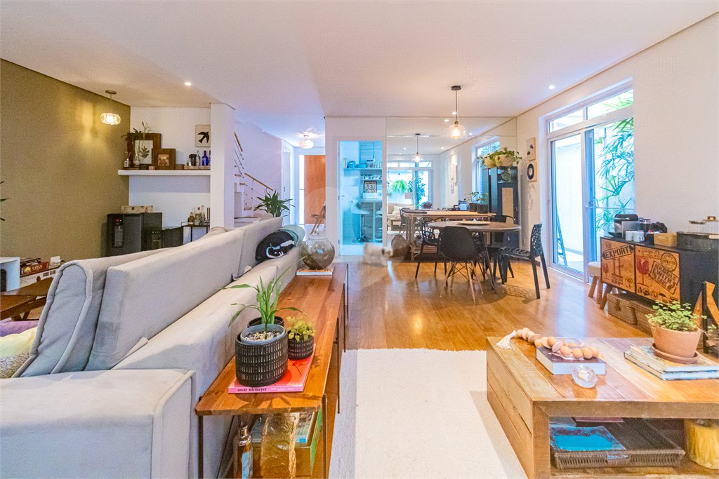 Casa à venda com 4 suítes no condomínio Vila Inglesa, São Paulo - SP