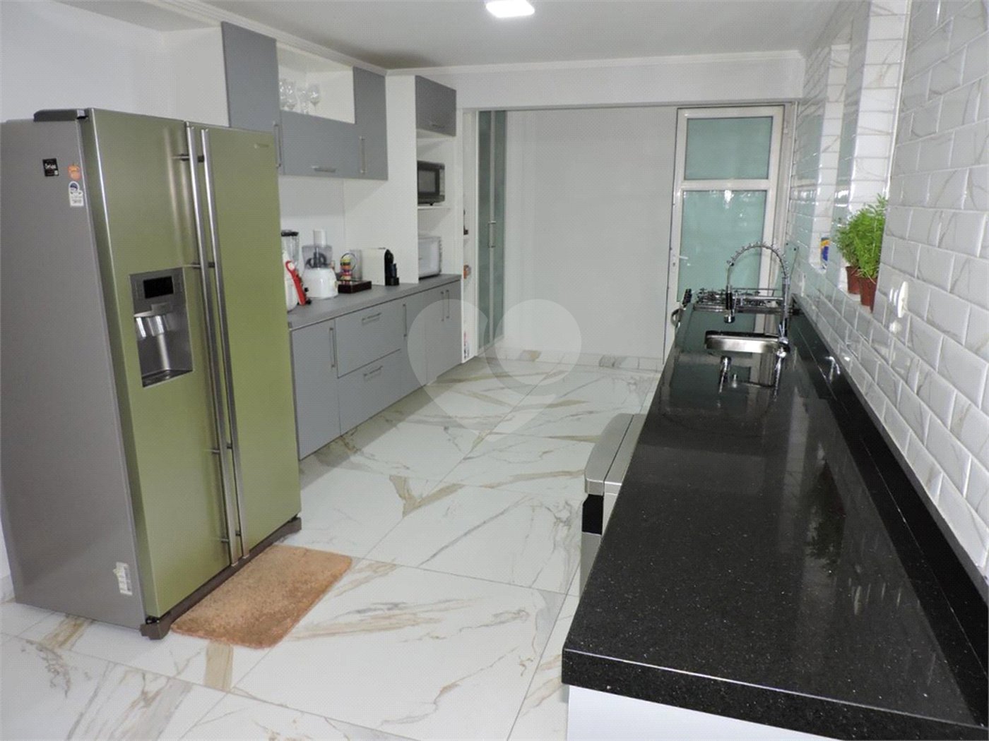 Casa à venda com 5 suítes em Paraisópolis, São Paulo, SP