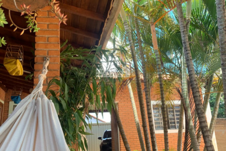 Casa à venda em Aparecida de São Manuel, São Manuel – SP, com projeto que valoriza conforto, iluminação natural e áreas de convivência.