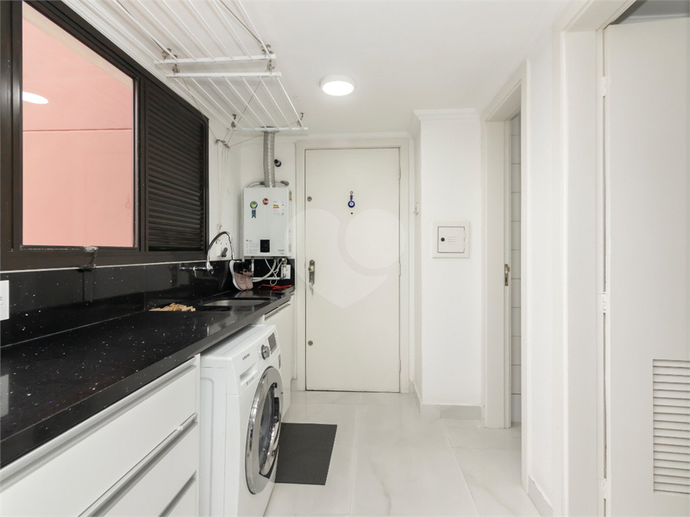 Apartamento à venda com 4 quartos, sendo 2 suítes, em Alto da Boa Vista, São Paulo, SP