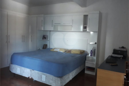Casa à venda com 4 quartos, sendo 2 suítes, em Jardim Rosina, São Paulo, SP