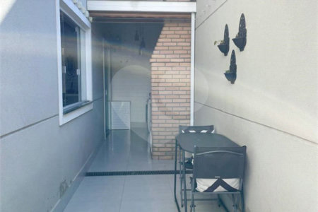 Sobrado à venda com 3 quartos, sendo 1 suíte, em Vila Nivi, São Paulo, SP
