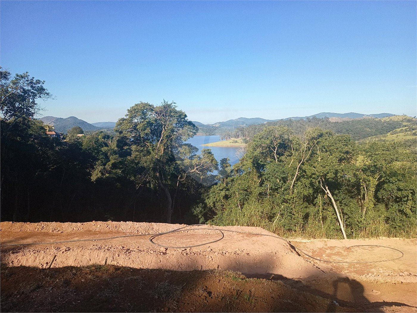 Terreno à venda no condomínio Bosque da Represa, Nazaré Paulista - SP