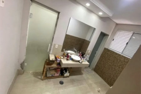 Sobrado à venda com 5 quartos em Santa Maria, Osasco, SP