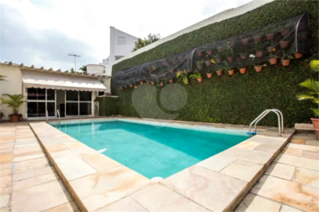 Casa à venda com 3 suítes no condomínio Praça Coronel Fernandes de Lima,47, São Paulo - SP