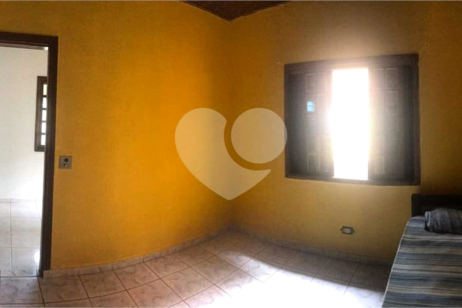 Casa à venda com 3 quartos, sendo 1 suíte, no condomínio Iara Branca, Mairiporã - SP