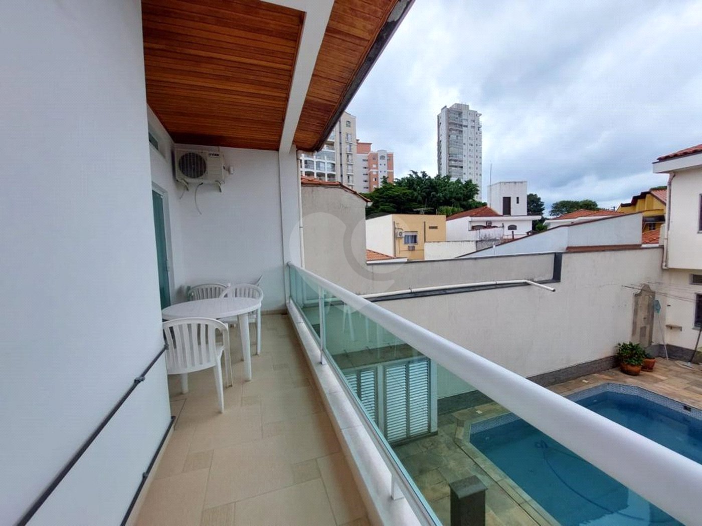Sobrado à venda ou para alugar com 5 suítes em Bela Aliança, São Paulo, SP