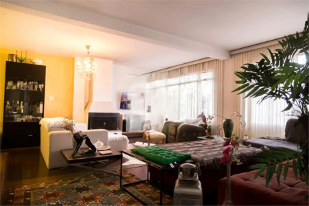 Casa à venda com 6 quartos, sendo 5 suítes,  em Vila do Encontro, São Paulo, SP