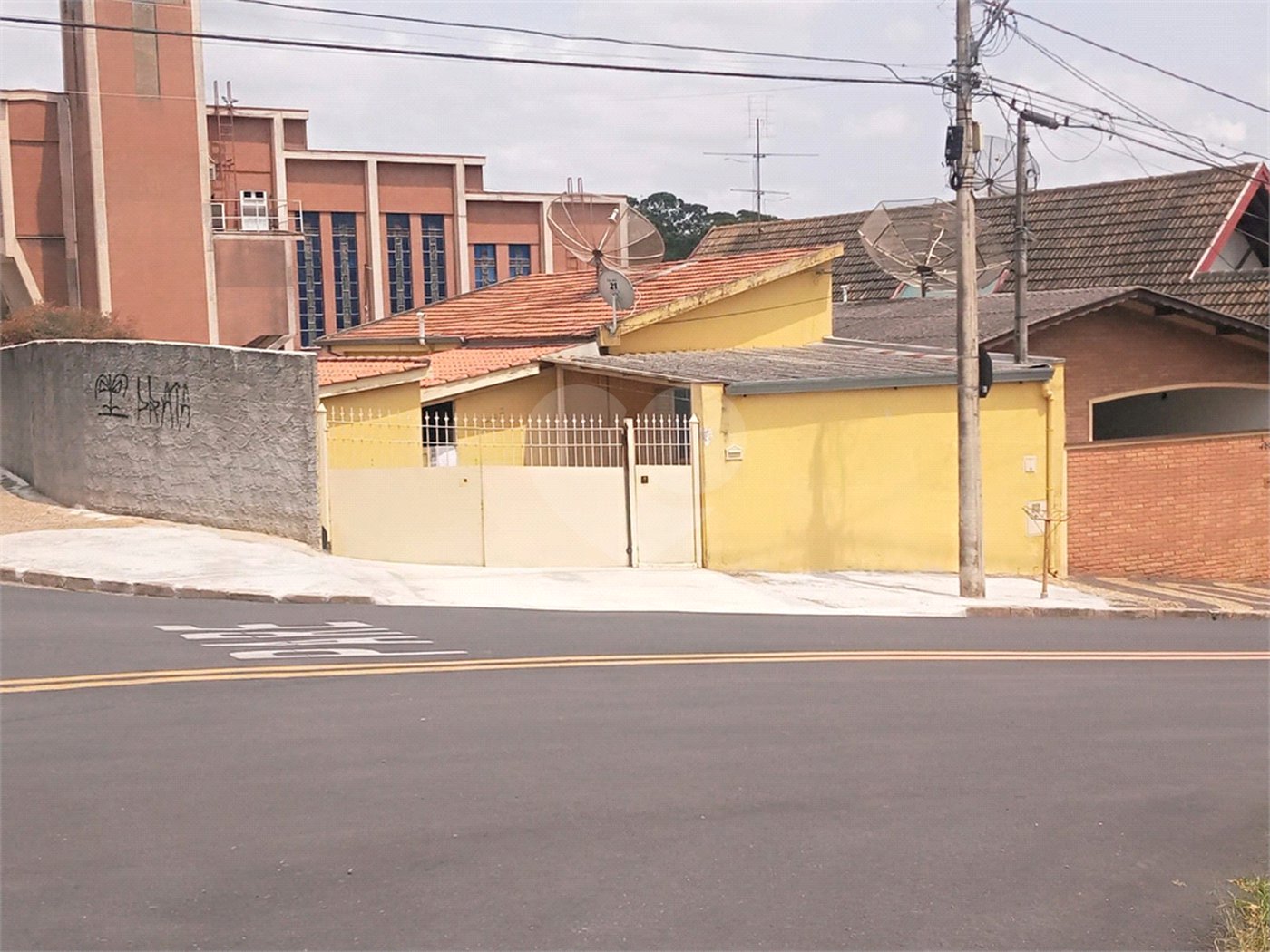 Casa à venda com 3 quartos em Jardim Santo Antônio, Valinhos, SP