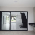 Casa à venda com 4 suítes no condomínio Figueira Garden, Atibaia - SP