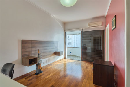 Apartamento à venda com 4 quartos, sendo 3 suítes, em Campo Belo, São Paulo, SP