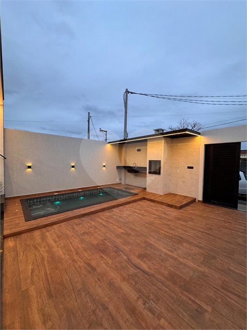 Casa à venda com 2 quartos, sendo 1 suíte, em Guriri, Cabo Frio, RJ