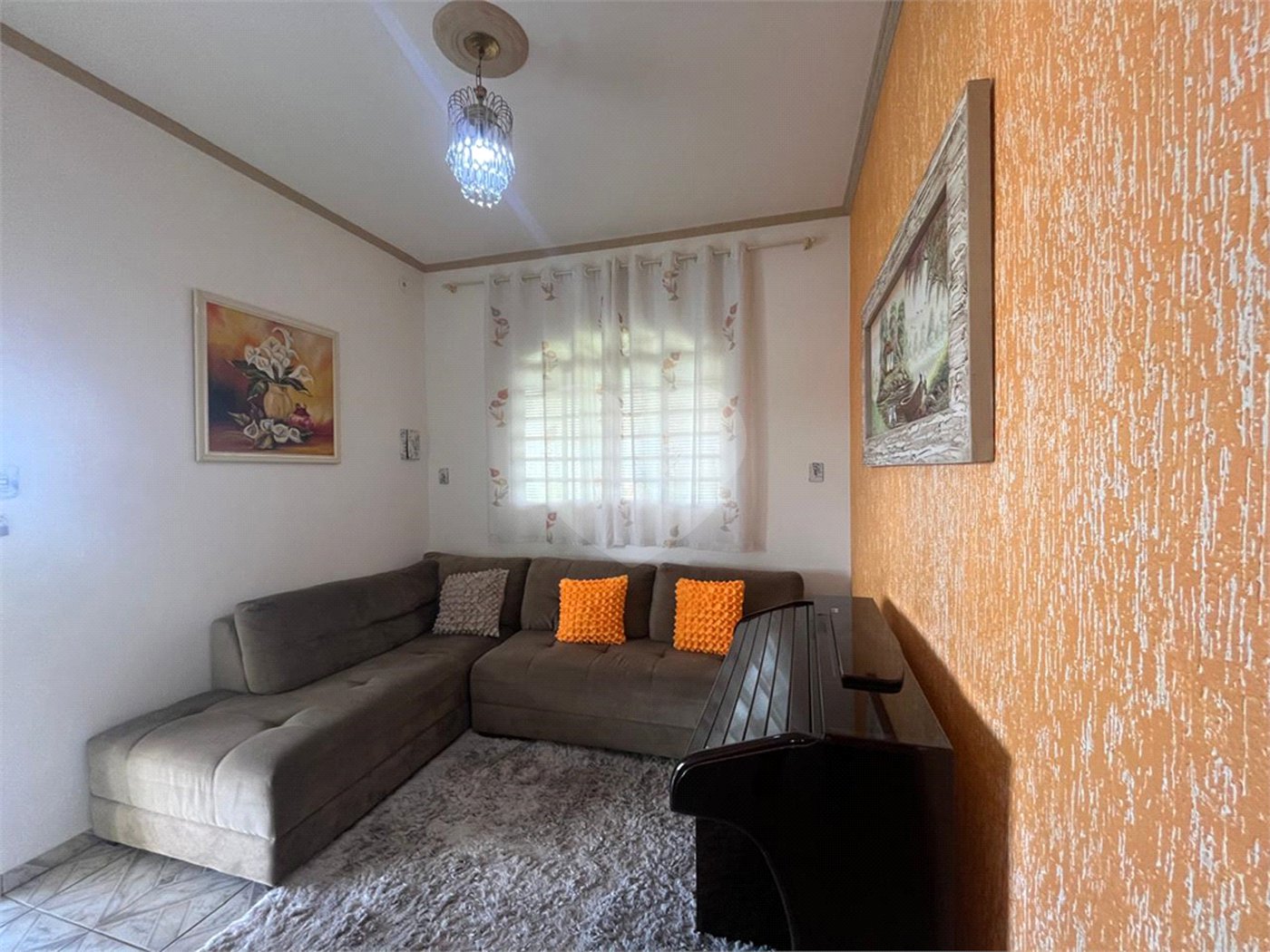 Casa à venda com 2 quartos, sendo 1 suíte, no Centro, Sarapuí, SP