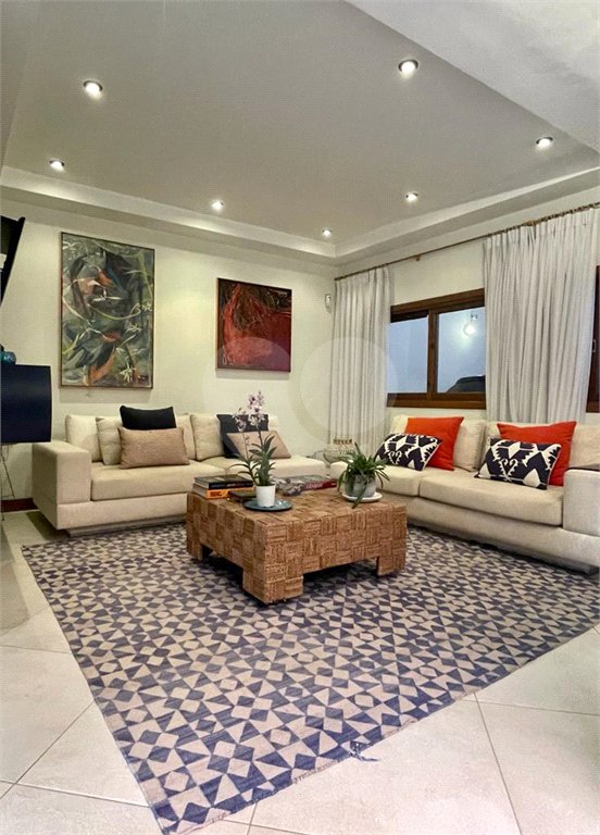 3 quartos 1 suíte 167m² área útil 2 vagas
