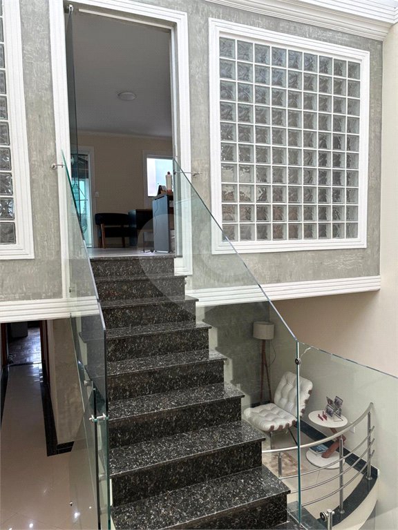 Casa à venda com 4 suítes em Vila Lavínia, Mogi das Cruzes, SP