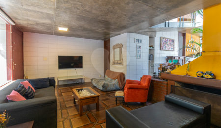 Casa de Vila à venda com 3 quartos, sendo 1 suíte,  em Chácara Monte Alegre, São Paulo, SP