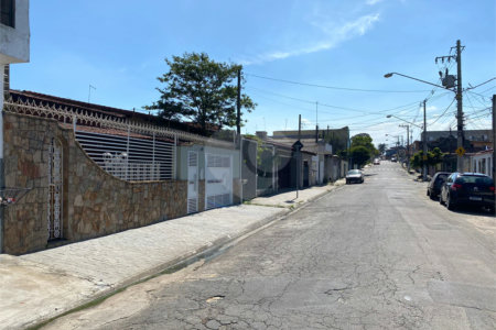 Casa à venda com 3 quartos, sendo 1 suíte,  em Parque Santa Rosa, Suzano, SP