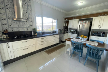 Casa à venda com 3 suítes no condomínio Arujá Verdes Lagos, Arujá - SP