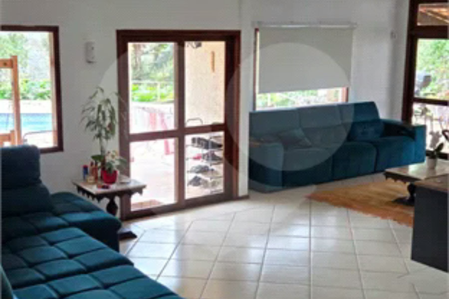 Sobrado à venda com 5 quartos, sendo 3 suítes, em Roseira, Mairiporã, SP