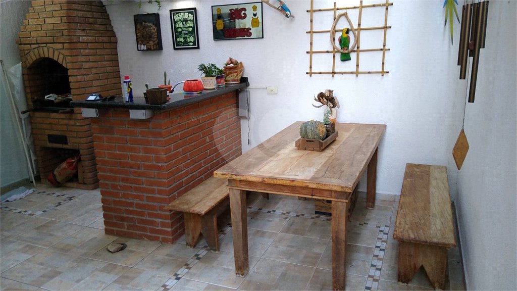 Sobrado à venda com 3 suítes em Ferreira, São Paulo, SP
