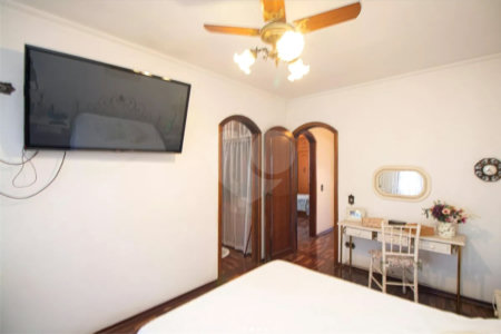 Casa à venda com 4 suítes em Vila Medeiros, São Paulo, SP