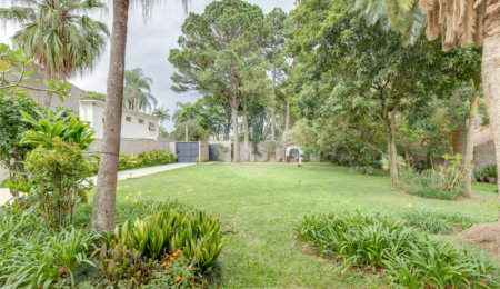 Casa Térrea à venda ou para alugar com 4 suítes em Alto da Boa Vista, São Paulo, SP