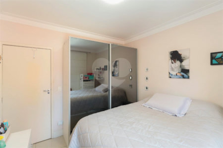Sobrado à venda com 2 quartos, sendo 1 suíte, em Chácara Santo Antônio, São Paulo, SP