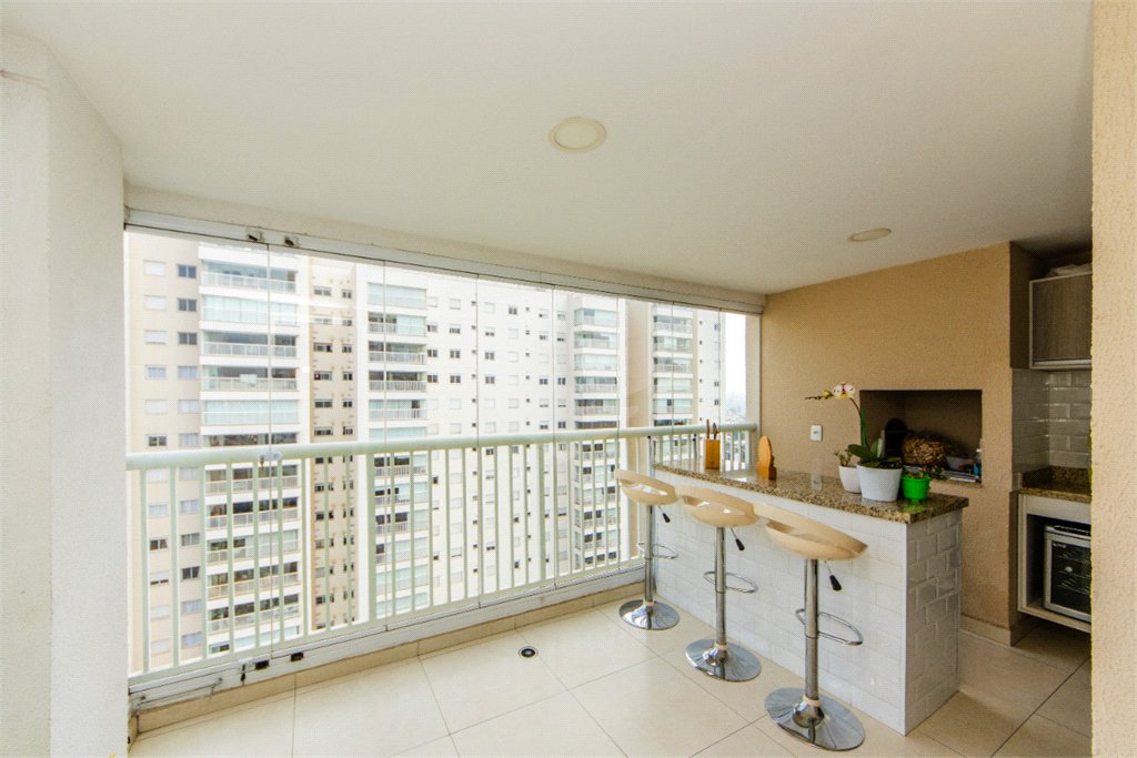 Apartamento à venda com 3 quartos, sendo 2 suítes,  em Tatuapé, São Paulo, SP