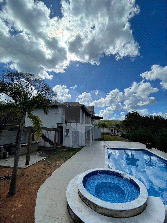 Casa à venda com 4 suítes no condomínio Jardim das Palmeiras, Bragança Paulista - SP