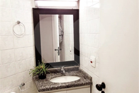 Apartamento à venda com 3 quartos, sendo 1 suíte, em Vila Isa, São Paulo, SP