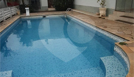 Casa à venda com 5 quartos, sendo 1 suíte, no Centro, Bom Jesus dos Perdões, SP