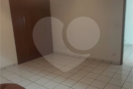 Casa à venda com 3 quartos, sendo 1 suíte, em Vila Gustavo, São Paulo, SP