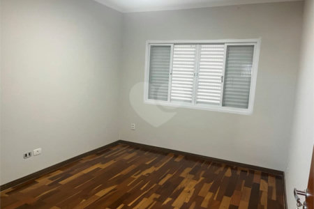 Casa à venda com 3 quartos em Jardim Itália, Itapetininga, SP