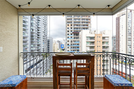 Apartamento à venda com 3 quartos, sendo 1 suíte,  em Jardim das Acácias, São Paulo, SP
