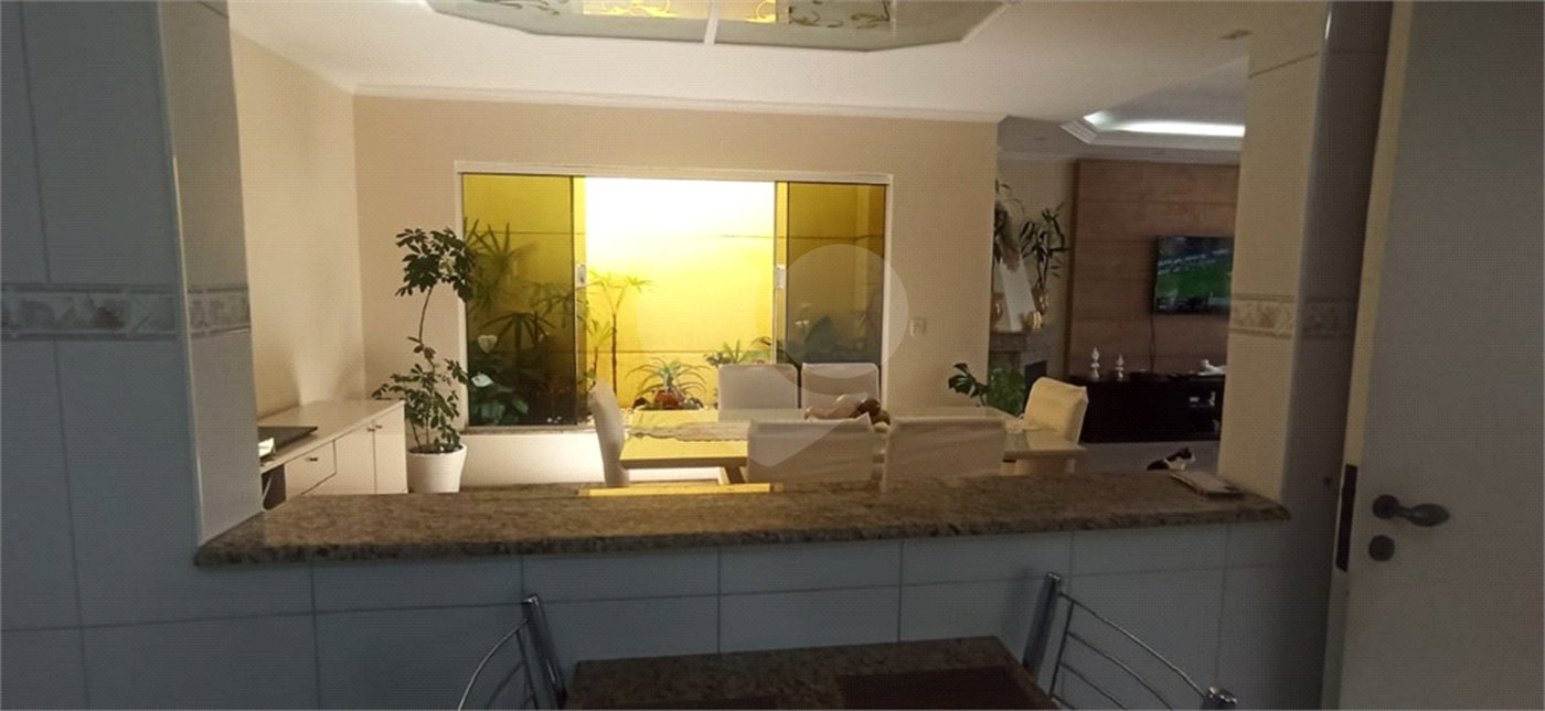 Sobrado à venda com 3 suítes em Vila Mazzei, São Paulo, SP