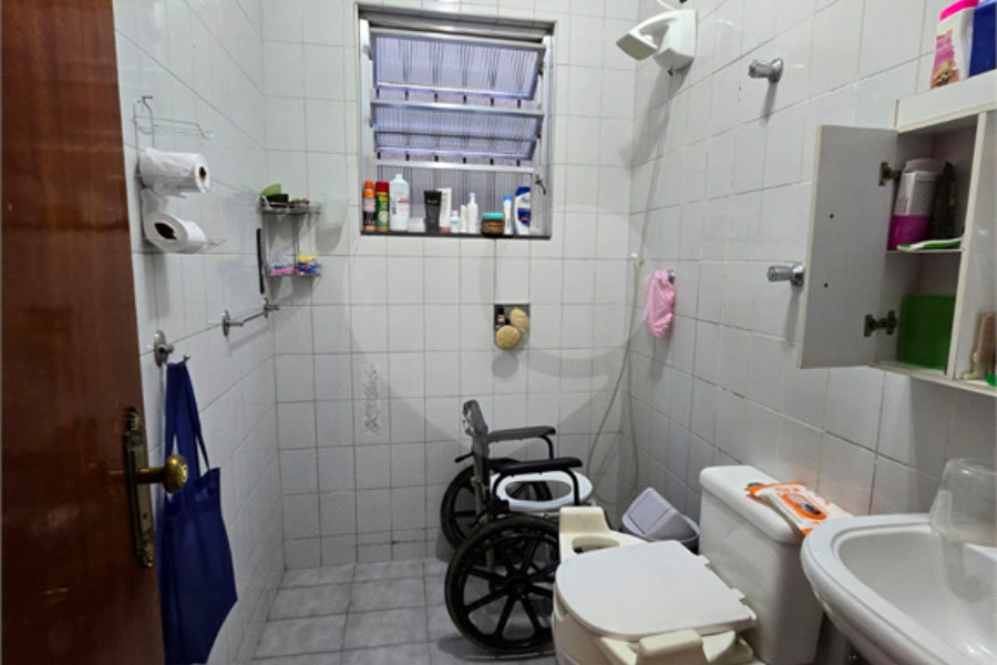 Sobrado à venda com 5 quartos, sendo 1 suíte, em Vila Bonilha, São Paulo, SP