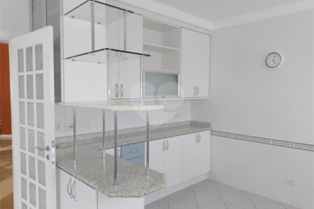 Casa à venda com 4 quartos, sendo 2 suítes,  em Vila Santista, Atibaia, SP
