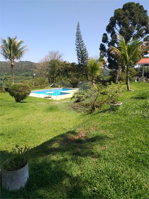 Chácara à venda com 4 quartos, sendo 2 suítes,  em Batatuba, Piracaia, SP