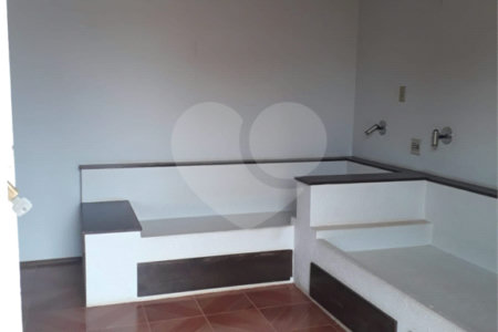 Casa de 3 andares à Venda no Jardim Cardinalli