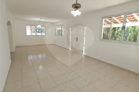 Casa à venda com 5 quartos, sendo 3 suítes,  no condomínio Estância Marambaia, Vinhedo - SP