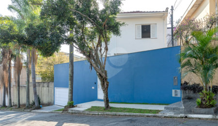 Sobrado à venda com 3 quartos, sendo 2 suítes,  em Brooklin Velho, São Paulo, SP