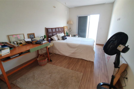 CASA A VENDA NO URBANOVA COM 390M², 5 DORMITORIOS, 6 BANHEIROS, PISCINA, 3 VAGAS, Sjc