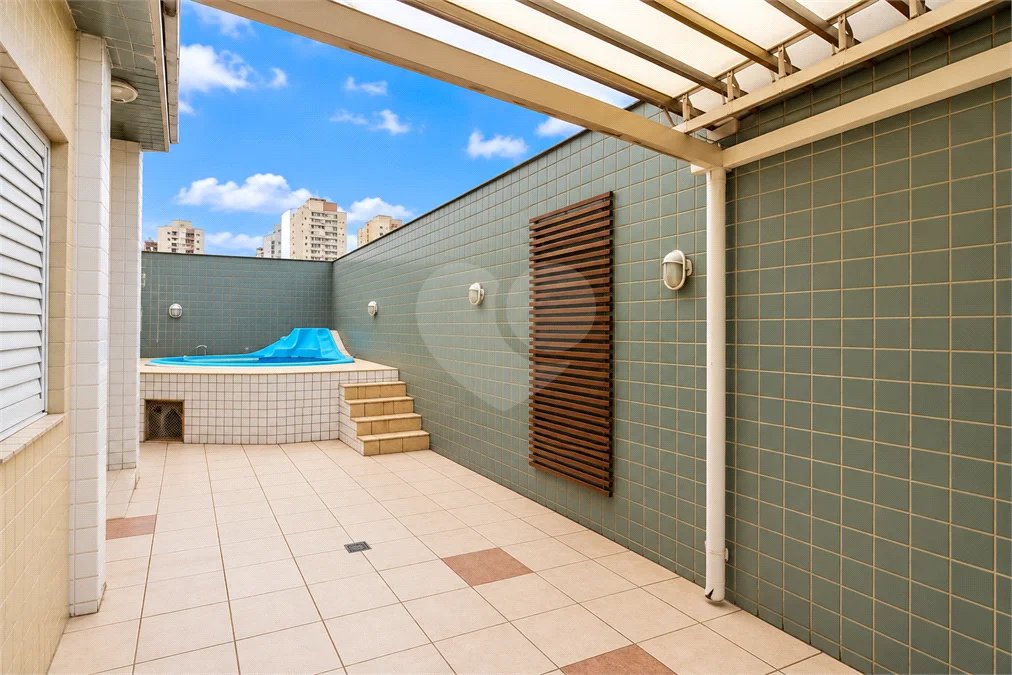 Cobertura duplex no Centro de São Bernardo do Campo, com 3 suítes, hidromassagem, mini spa, área gourmet e 2 vagas de garagem. Aceita permuta por apartamento de menor valor.