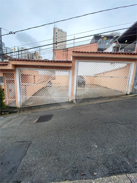 Casa à venda com 3 quartos, sendo 2 suítes, no condomínio Ibarra, São Paulo - SP